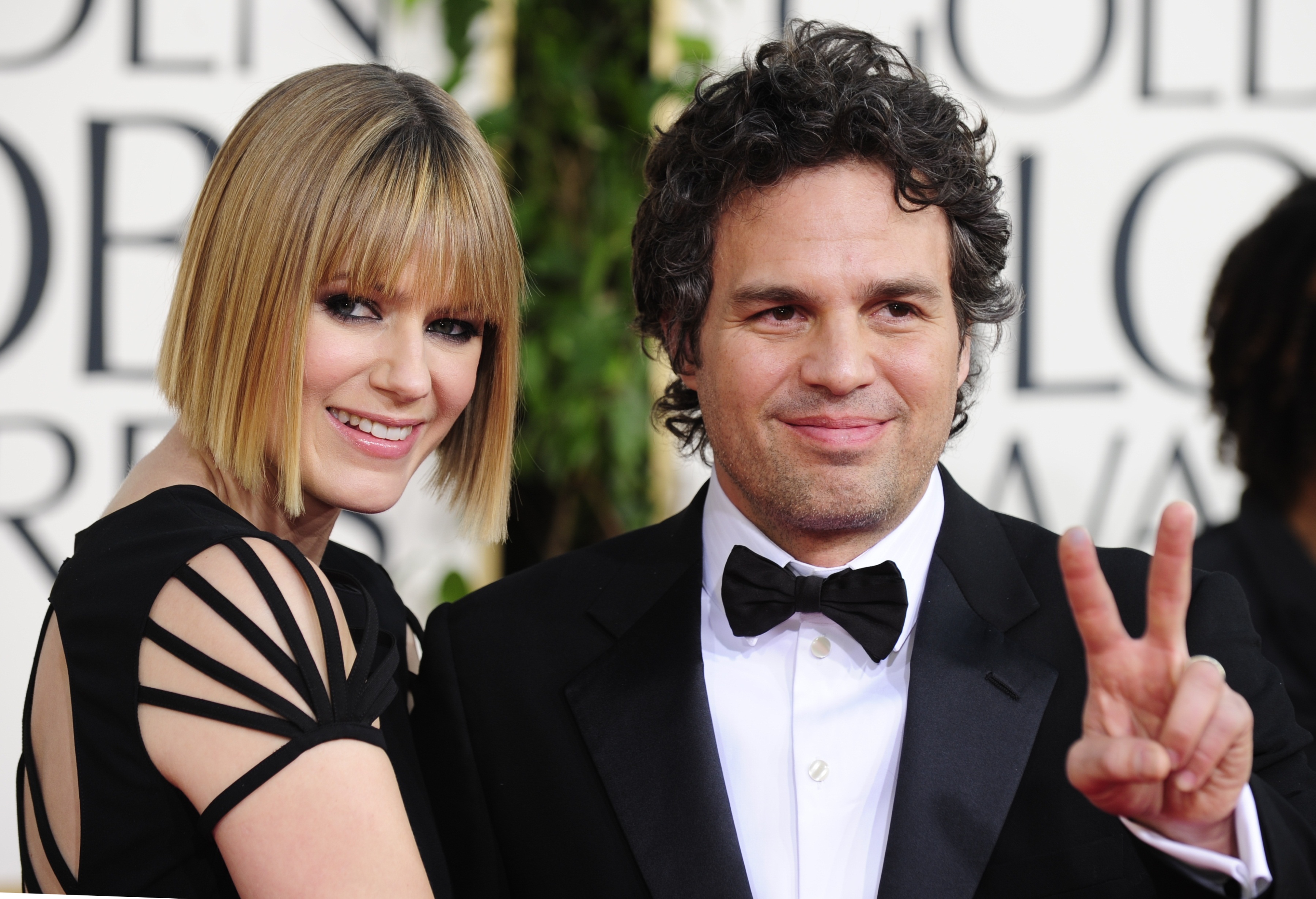 Actor Mark Ruffalo (R) and wife Sunrise Ruffalo arrive  on the red carpet for the 68th annual Golden Globe awards at the Beverly Hilton Hotel in Beverly Hills, California January 16, 2011. AFP PHOTO / Robyn Beck (Photo credit should read ROBYN BECK/AFP/Getty Images)